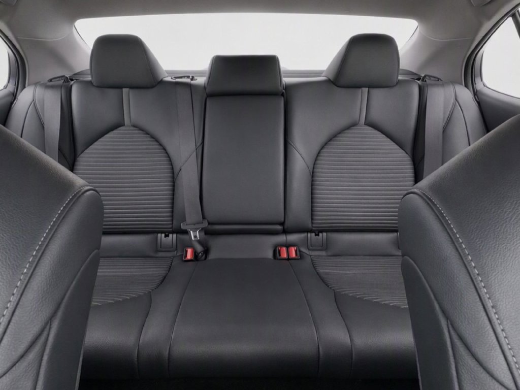 Used 2023 Toyota Camry SE w/ Convenience Package FWD image 22