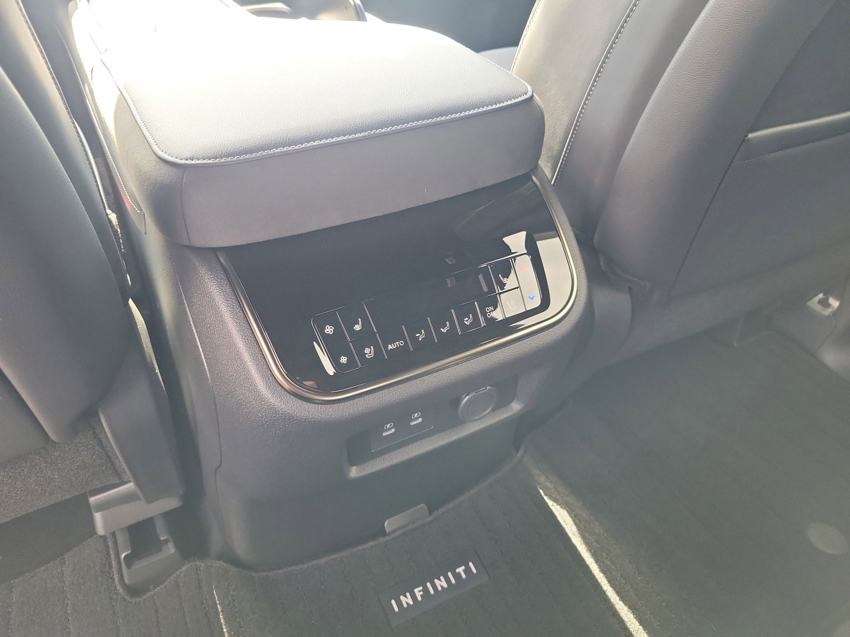 Certified 2026 INFINITI QX80 4WD w/ Sport Exterior Package image 10