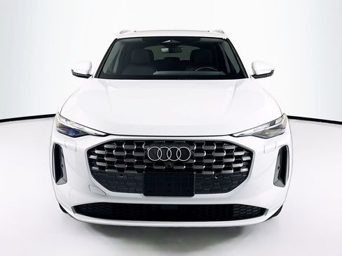 Certified 2025 Audi Q5 Premium w/ Convenience Package AWD/4WD image 2