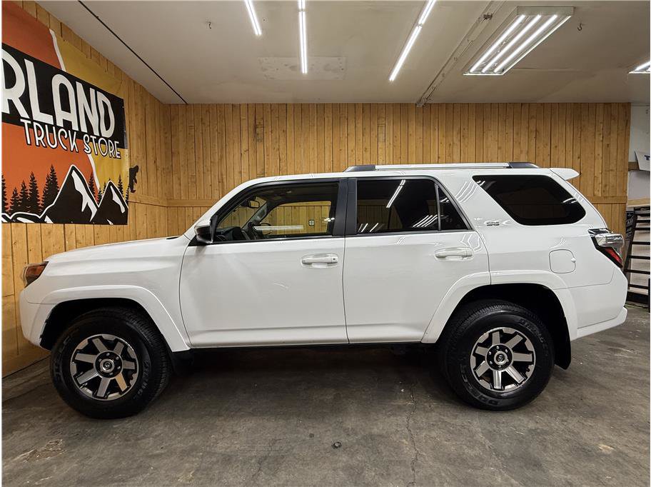 Used 2023 Toyota 4Runner SR5 AWD/4WD image 6