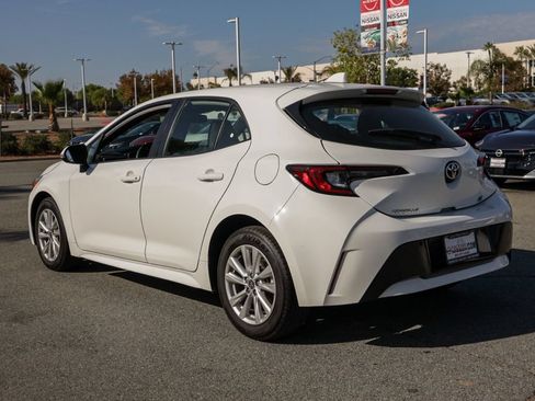 Used 2025 Toyota Corolla SE FWD image 6