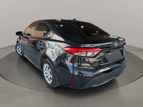 Used 2020 Toyota Corolla LE FWD image 3