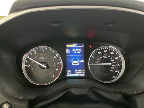 Used 2019 Subaru Crosstrek 2.0i Limited w/ Moonroof Package w/Navigation AWD/4WD image 9