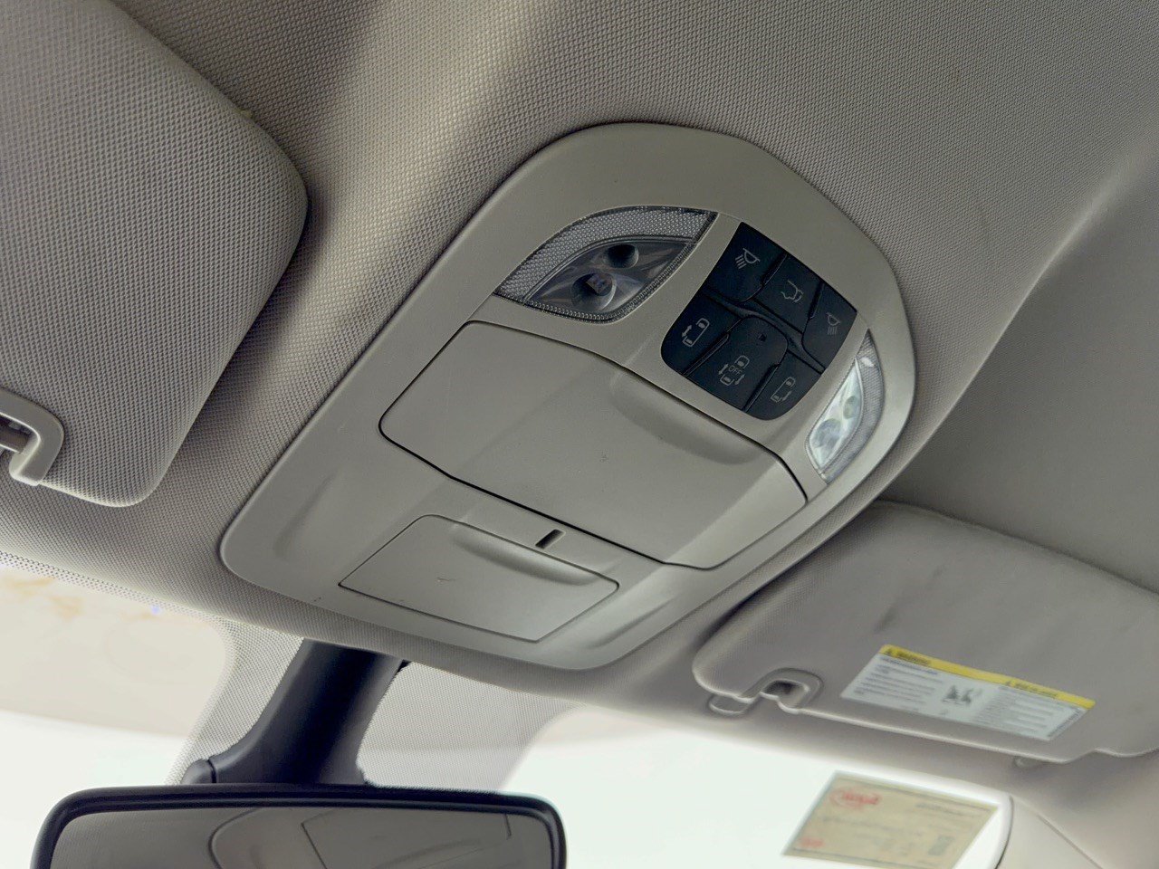 Used 2024 Chrysler Pacifica Touring-L FWD image 27
