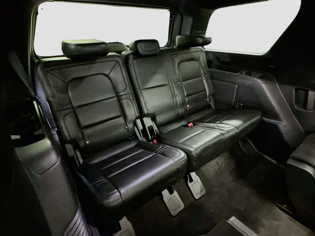 Used 2021 Lincoln Navigator Reserve w/ Luxury Package AWD/4WD image 28