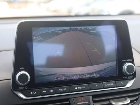 Certified 2025 Nissan Altima 2.5 SR FWD image 19
