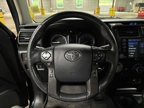 Used 2023 Toyota 4Runner TRD Off-Road Premium w/ Moonroof Package AWD/4WD image 18