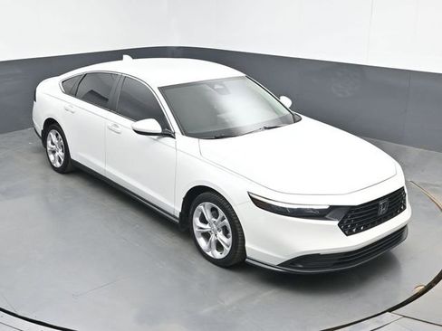Used 2025 Honda Accord LX image 13