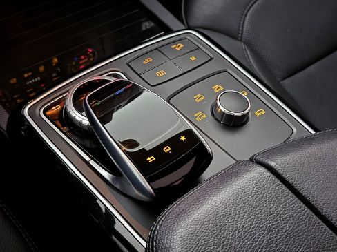 Used 2017 Mercedes-Benz GLS 550 4MATIC w/ Driver Assistance Package image 37