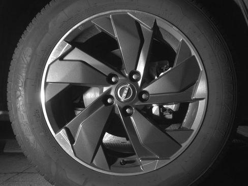 Used 2025 Nissan Rogue SV image 13