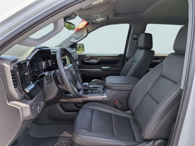 Used 2025 Chevrolet Silverado 1500 LT Trail Boss w/ Convenience Package II AWD/4WD image 19
