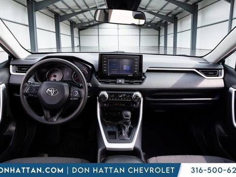 Used 2021 Toyota RAV4 XLE FWD image 4