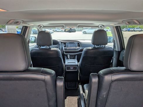 Used 2016 Toyota Highlander Limited AWD/4WD image 10