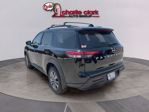 Certified 2025 Nissan Pathfinder SV FWD image 4