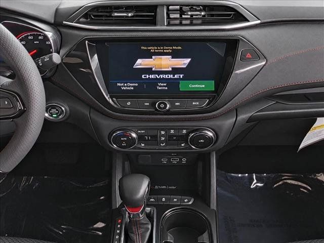 Used 2023 Chevrolet TrailBlazer RS w/ Technology Package FWD image 28