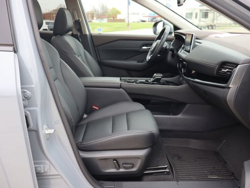 Used 2023 Nissan Rogue SL AWD/4WD image 13