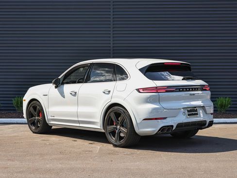 New 2025 Porsche Cayenne Turbo image 3