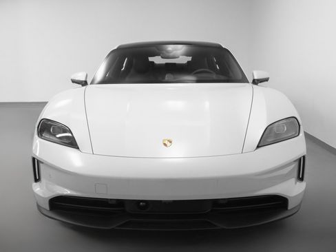 New 2025 Porsche Taycan image 8