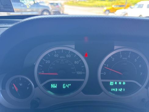 Used 2009 Jeep Wrangler Sahara AWD/4WD image 28