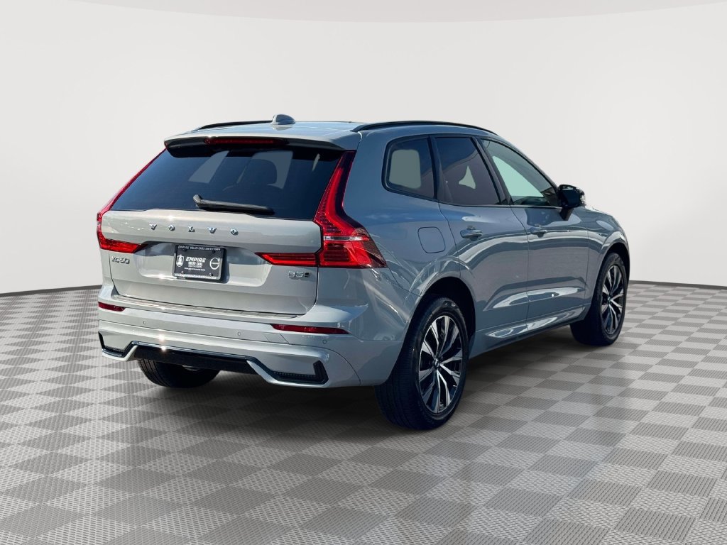 Used 2024 Volvo XC60 B5 Core w/ Protection Package Premier AWD/4WD image 4