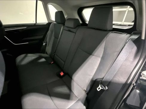 Used 2019 Toyota RAV4 LE AWD/4WD image 27