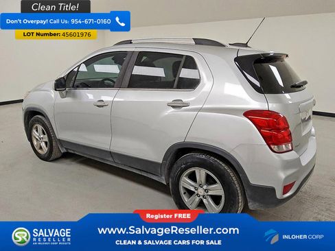 Used 2017 Chevrolet Trax LT w/ LT Convenience Package image 3