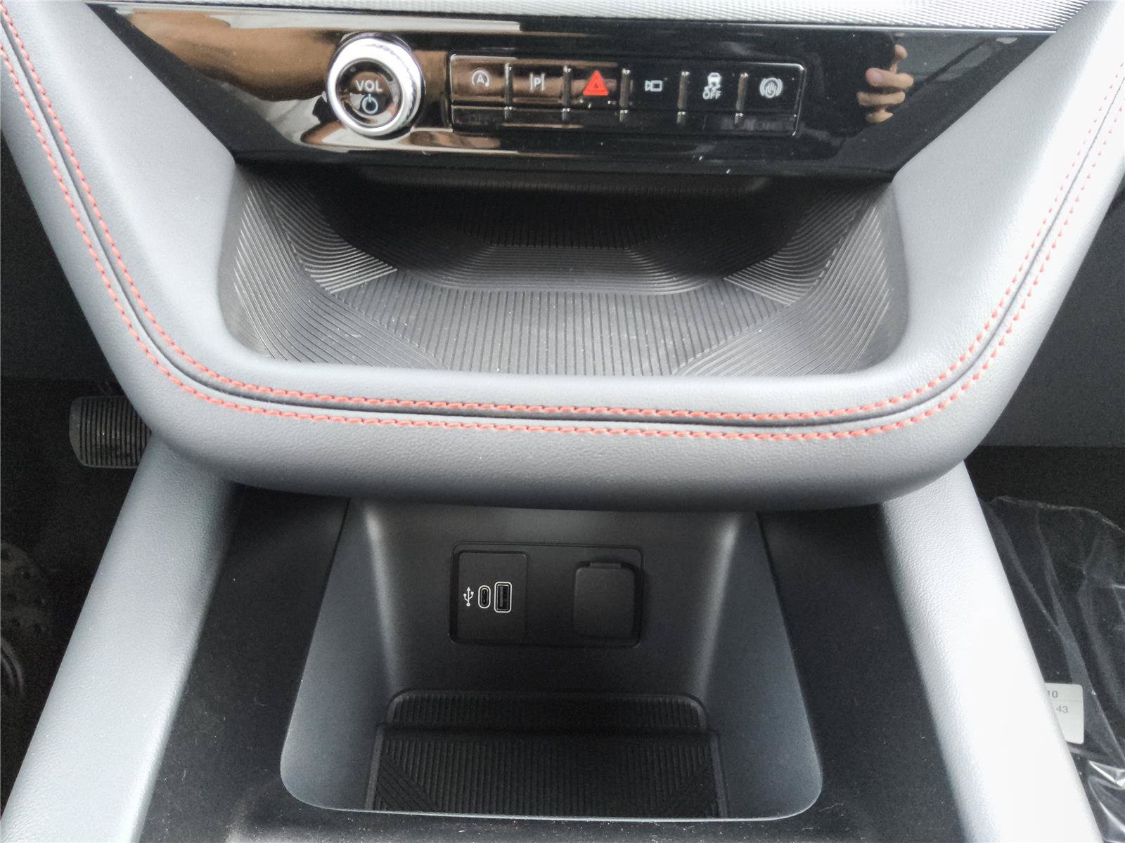 New 2026 Ford Explorer ST-Line w/ Premium Package RWD image 19