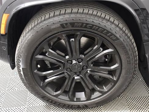 Used 2026 Land Rover Defender 110 OCTA AWD/4WD image 11