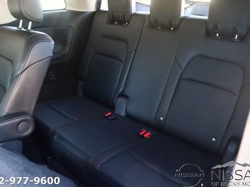 Used 2022 Nissan Pathfinder SL w/ SL Premium Package image 14