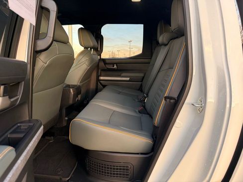Used 2025 Toyota Tacoma Trailhunter image 21