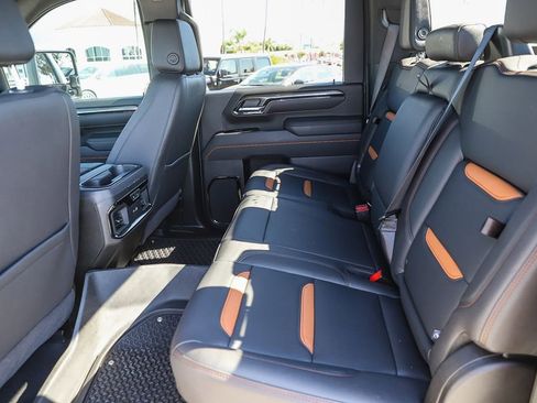 Used 2025 GMC Sierra 2500 AT4 image 22