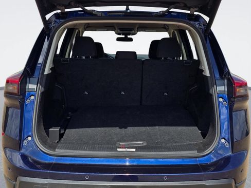 Used 2025 Nissan Rogue SV FWD image 9
