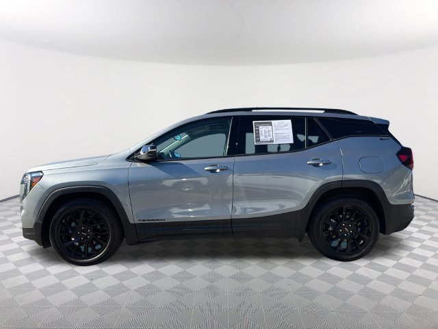 Used 2023 GMC Terrain SLT w/ Infotainment Package II FWD image 8