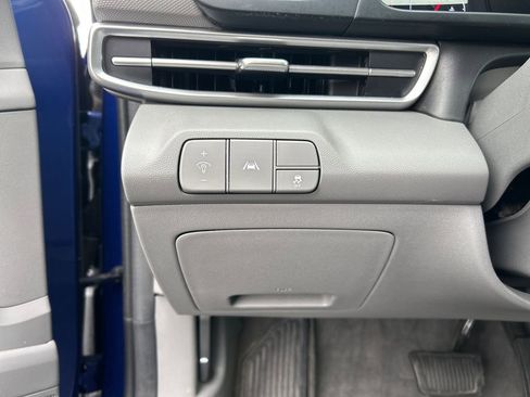 Used 2023 Hyundai Elantra SEL w/ Cargo Package image 17