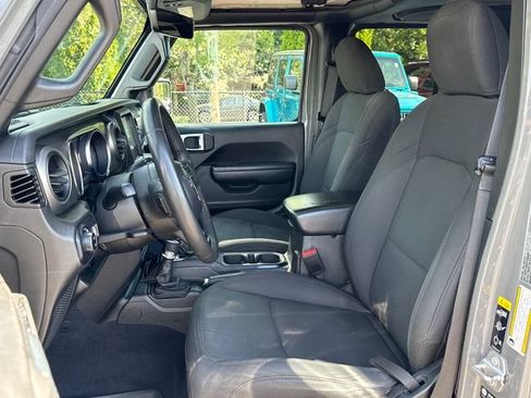 Used 2023 Jeep Gladiator Sport AWD/4WD image 18