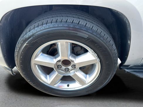Used 2014 Chevrolet Tahoe LT w/ Texas Edition RWD image 18