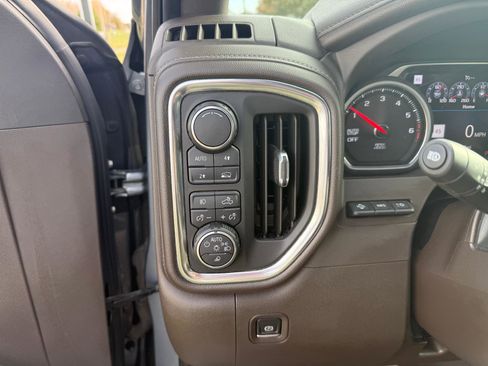 Used 2019 Chevrolet Silverado 1500 LTZ w/ LTZ Premium Package image 17