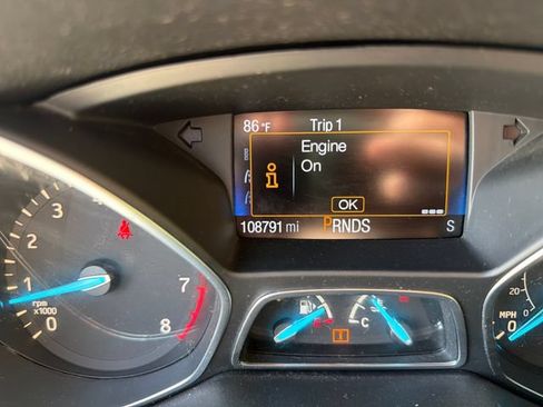 Used 2017 Ford Escape SE FWD image 19