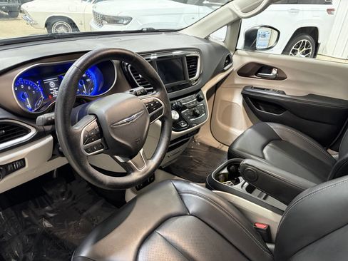 Used 2021 Chrysler Voyager Lxi image 9