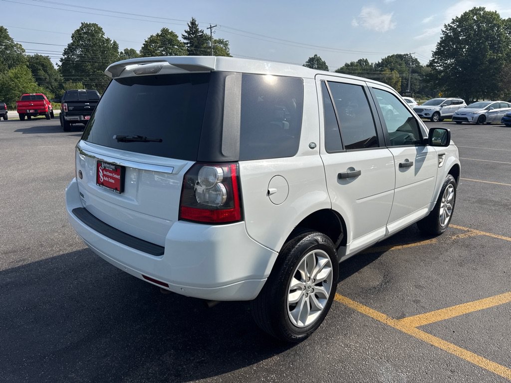 Used 2011 Land Rover LR2 HSE AWD/4WD image 6