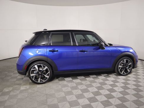 New 2026 MINI Cooper 4-Door Hardtop image 4
