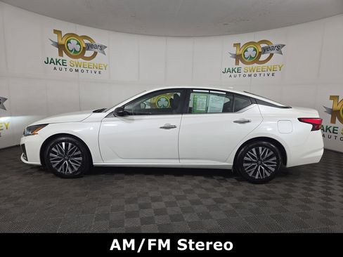 Used 2024 Nissan Altima 2.5 SV FWD image 4