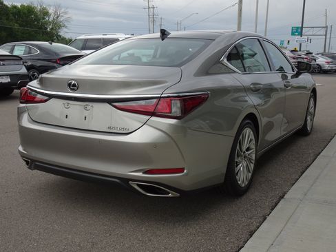 Used 2020 Lexus ES 350 w/ Accessory Package FWD image 5