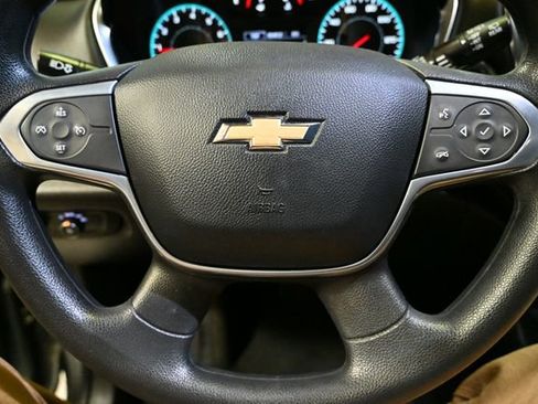 Used 2021 Chevrolet Traverse LS FWD image 33