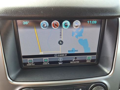 Used 2018 Chevrolet Suburban LT image 18