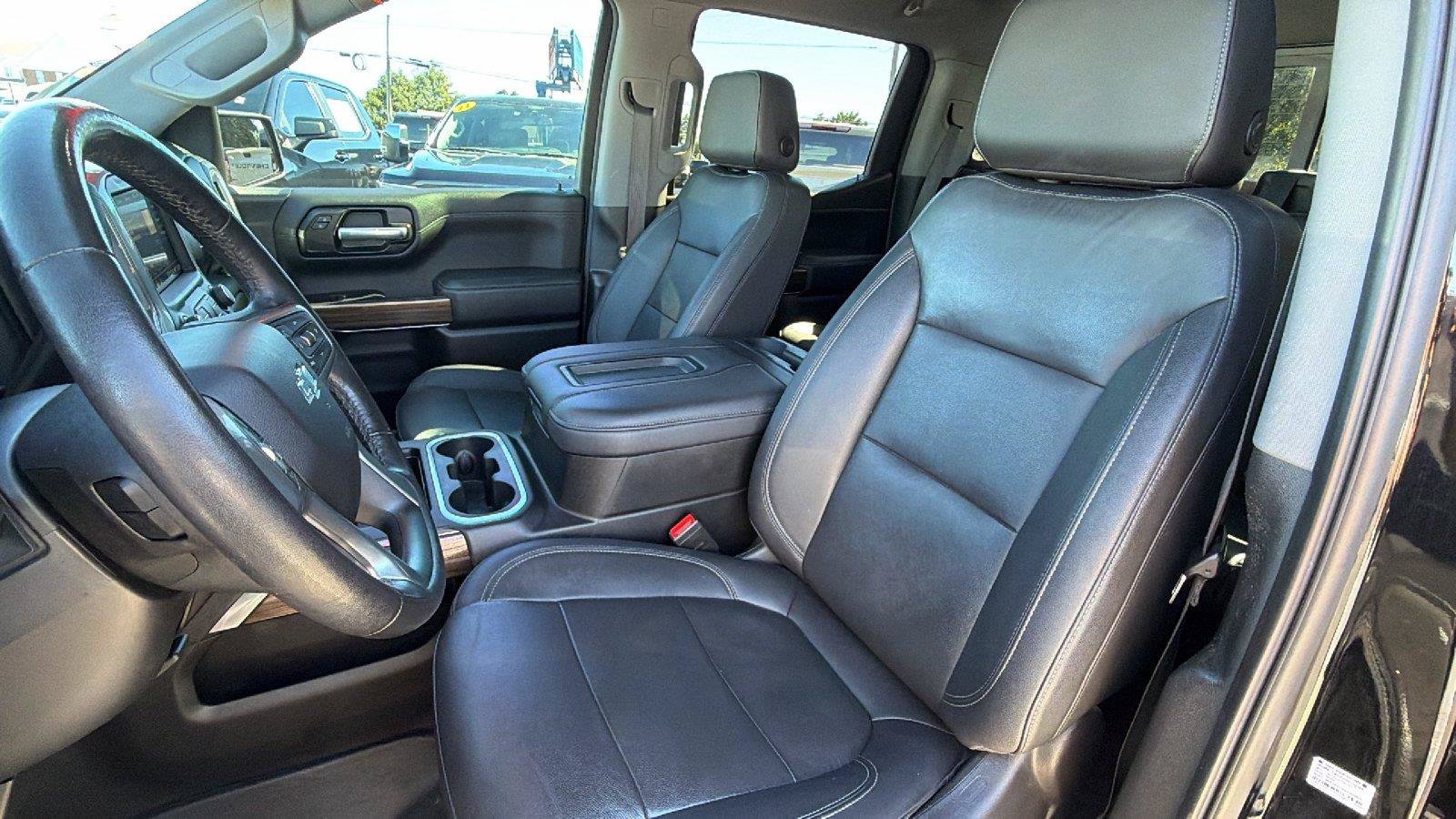 Used 2021 Chevrolet Silverado 1500 LT Trail Boss w/ Convenience Package II AWD/4WD image 4
