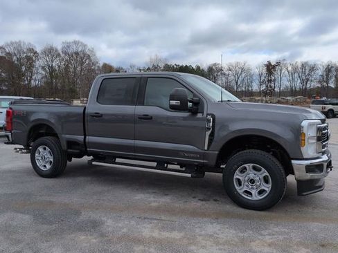 New 2026 Ford F250 XLT w/ FX4 Off-Road Package image 2