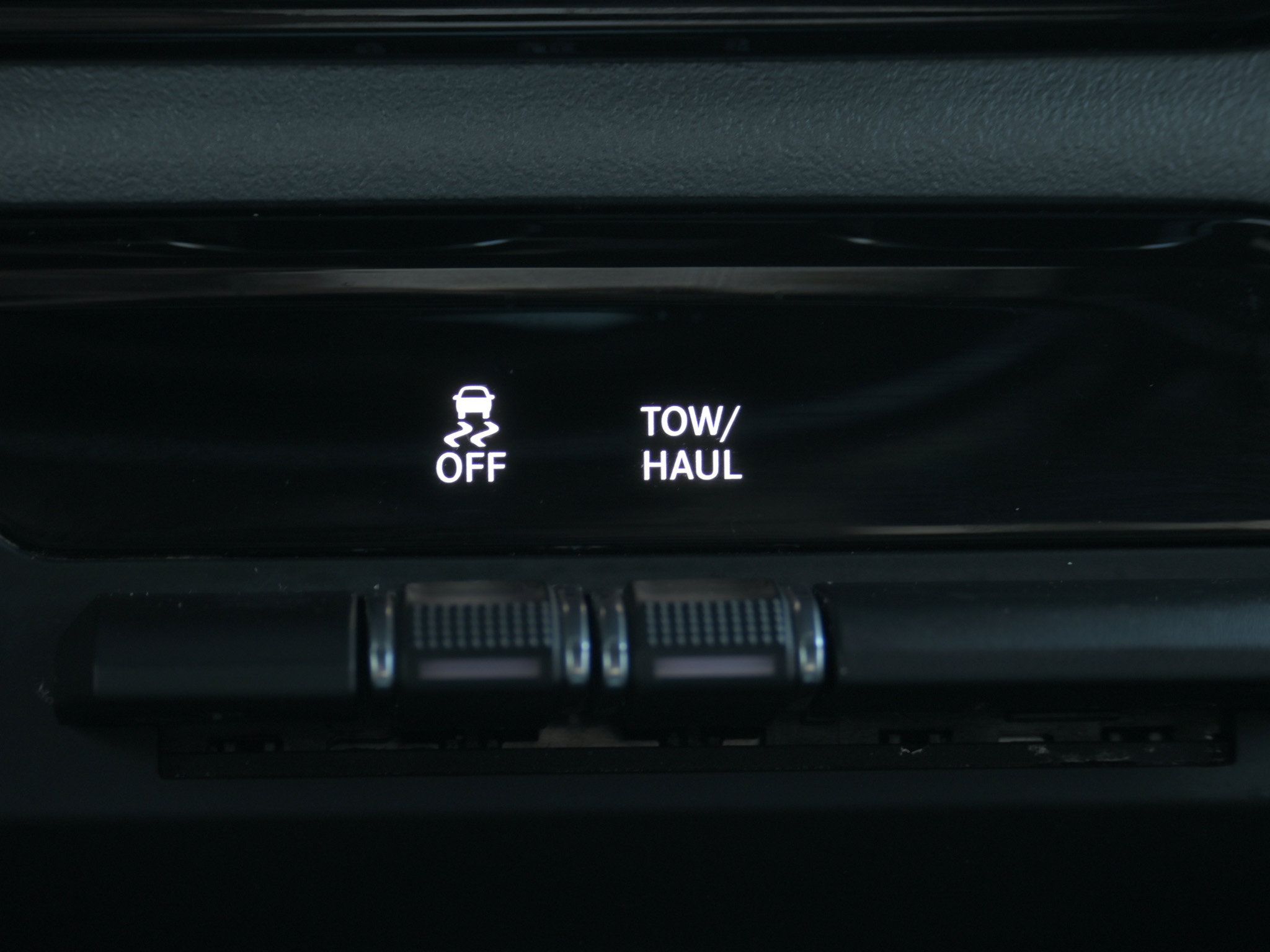 Used 2024 RAM 1500 Laramie RWD image 16