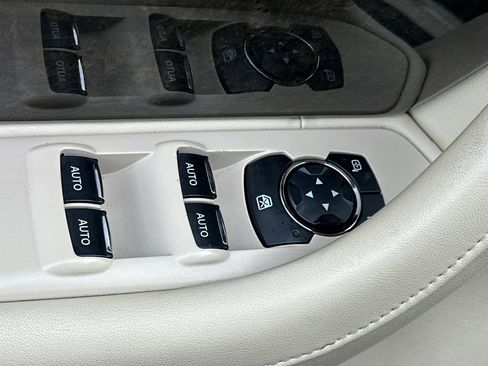 Used 2014 Lincoln MKS w/ Equipment Group 101A image 11