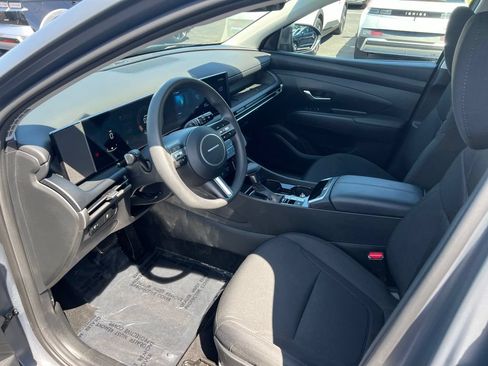 Certified 2025 Hyundai Tucson SE AWD/4WD image 11